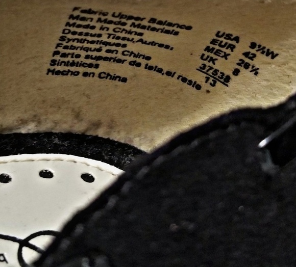 9.5W Black Heels - Picture 3 of 5